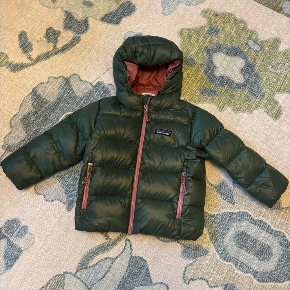 Patagonia Forest Green Puffer Jacket with Rust Accents